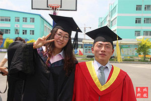 东北科技职业技术学校首届毕业生