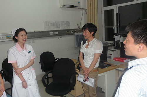 东北科技职业技术学校郎校长看望在医院实习的09高护学生