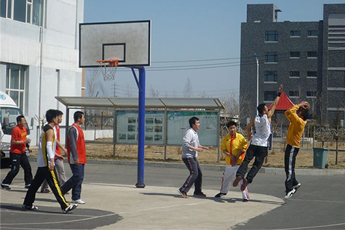 东北科技职业技术学校文化艺术节——春季篮球赛