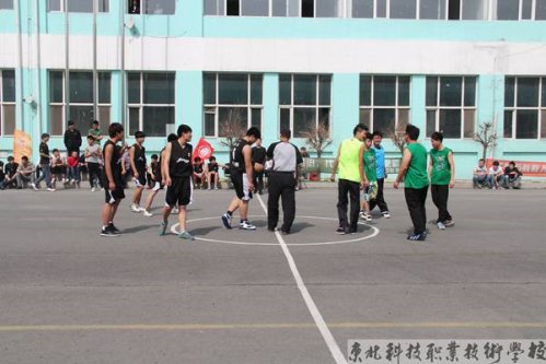 东北科技职业技术学校举办篮球赛活动