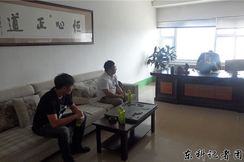 东北科技职业技术学校领导迎接中央电视台记者访问