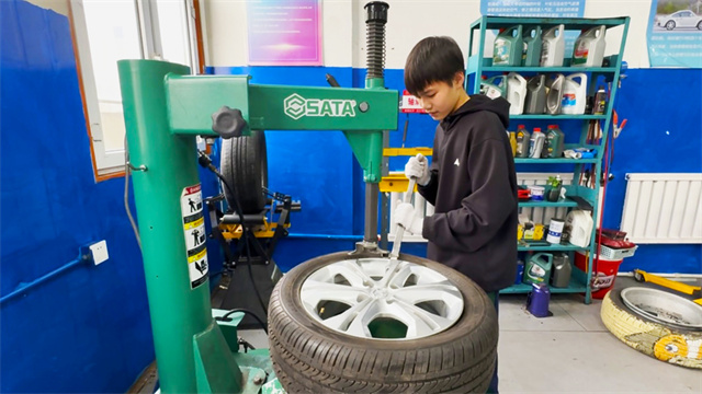  精技砺心，铸梦匠魂|智能汽车制造系“微竞赛”展时代工匠风骨 